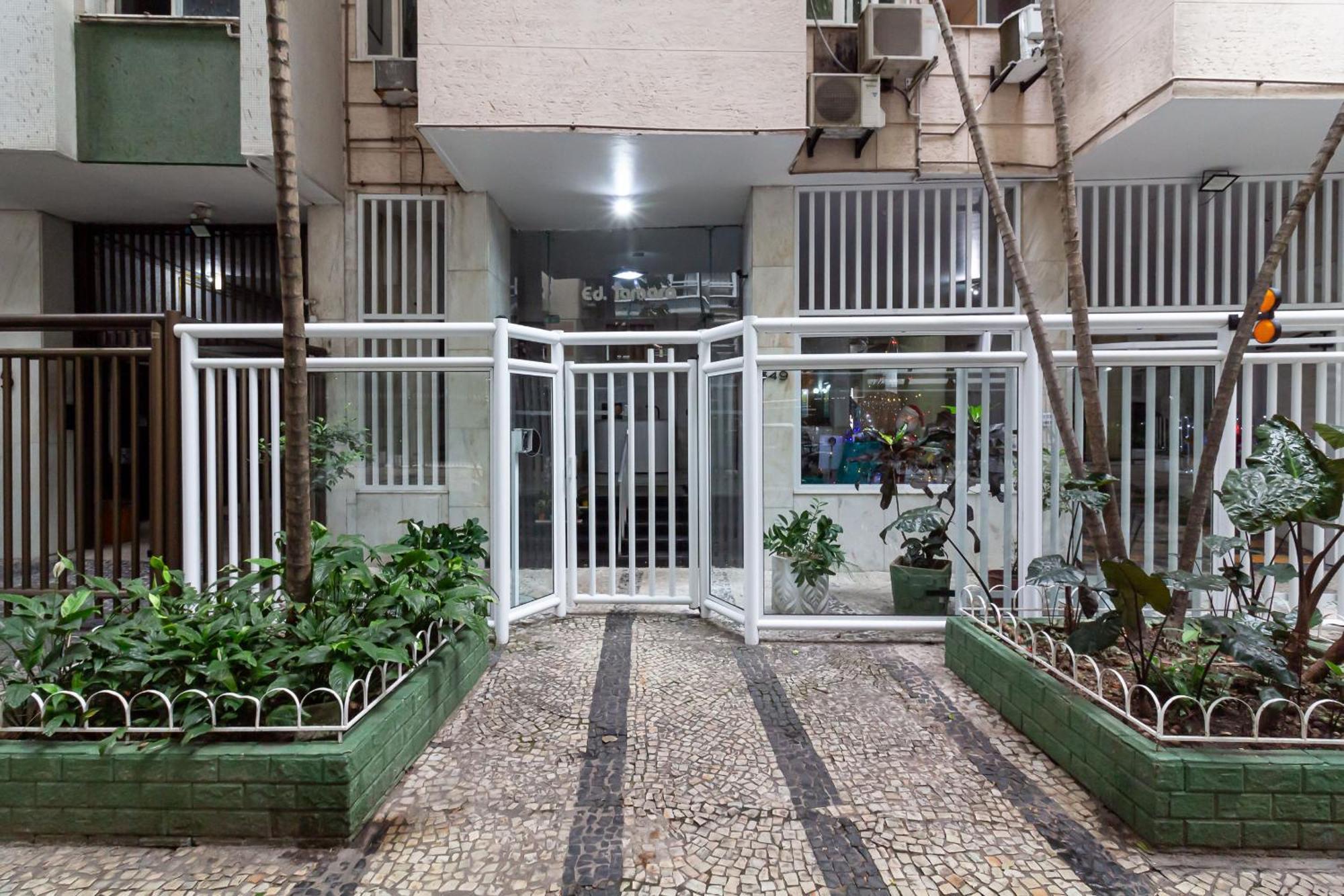 Apartamento Conforto Em Copacabana A 9 Minutos Da - Cj202 *
